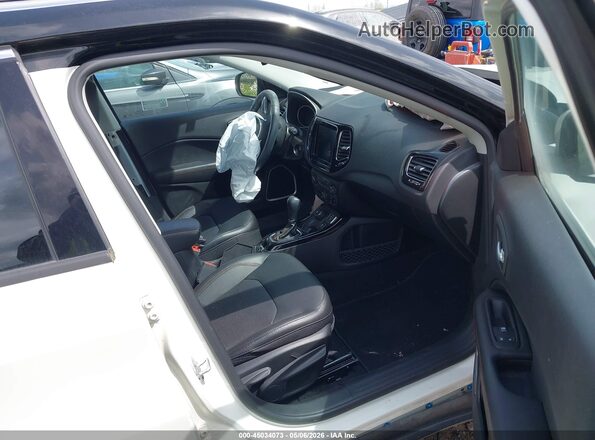 3C4NJDCB2LT244814 2020 JEEP COMPASS White Vista interior delantera