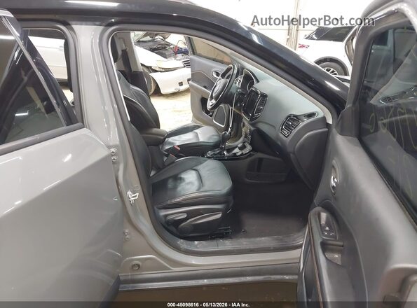 3C4NJDCB3MT547005 2021 JEEP COMPASS Gray წინა სალონის ხედი
