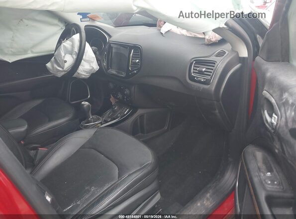 3C4NJDCB4JT153363 2018 JEEP COMPASS Red წინა სალონის ხედი