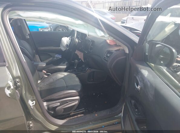 3C4NJDCB4KT761448 2019 JEEP COMPASS Green Widok wnętrza z przodu