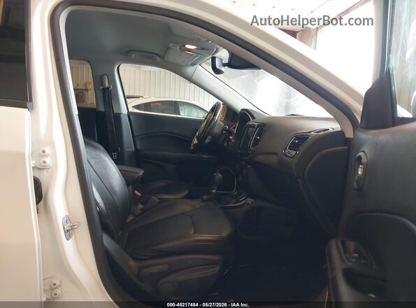 3C4NJDCB5MT527645 2021 JEEP COMPASS Белый Вид салона спереди