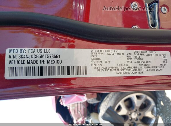 3C4NJDCB5MT578661 2021 JEEP COMPASS Burgundy Vista del compartimento del motor