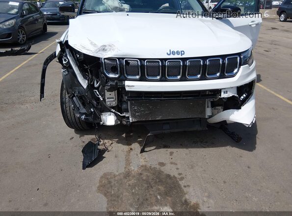 3C4NJDCB5NT126596 2022 JEEP COMPASS White Front view