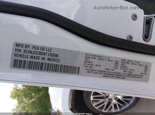 3C4NJDCB5NT126596 2022 JEEP COMPASS White Engine compartment view