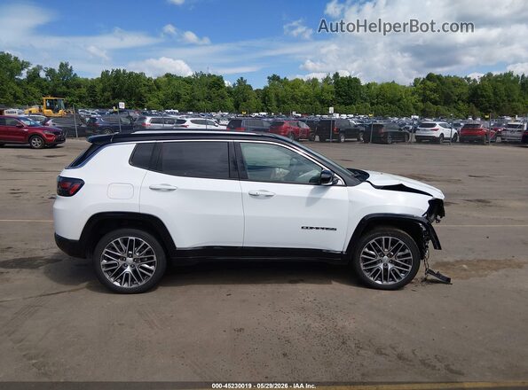 3C4NJDCB5NT126596 2022 JEEP COMPASS White Instrument cluster view