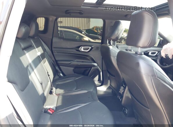 3C4NJDCB5NT167214 2022 JEEP COMPASS Black Widok naklejki z numerem VIN