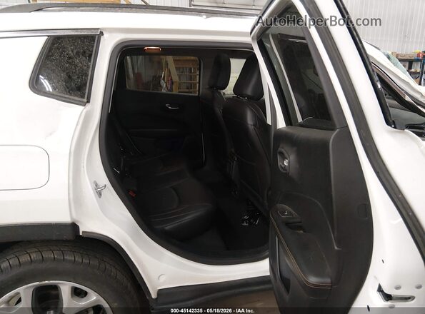 3C4NJDCB8HT641709 2017 JEEP NEW COMPASS White Widok naklejki z numerem VIN