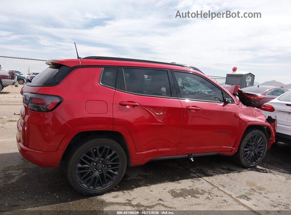 3C4NJDCB8NT206457 2022 JEEP COMPASS Red Вид задньої частини салону