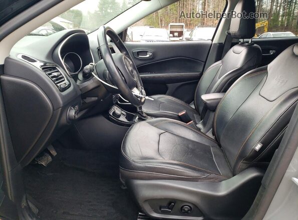 3C4NJDCB9KT826763 2019 JEEP COMPASS Gray წინა სალონის ხედი