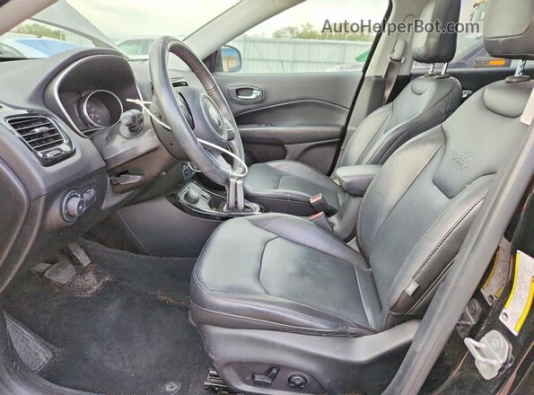 3C4NJDCBXJT207071 2018 JEEP COMPASS Black Widok wnętrza z przodu