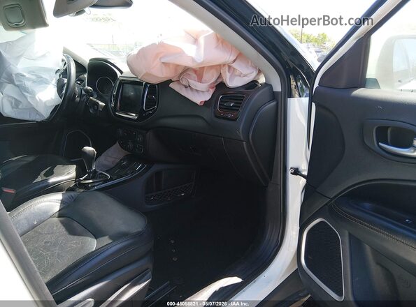 3C4NJDCBXKT594416 2019 JEEP COMPASS Белый Вид салона спереди