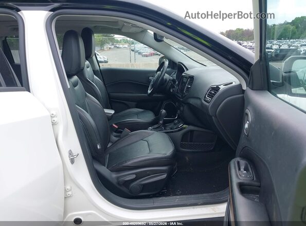 3C4NJDCBXMT539855 2021 JEEP COMPASS White Front interior view