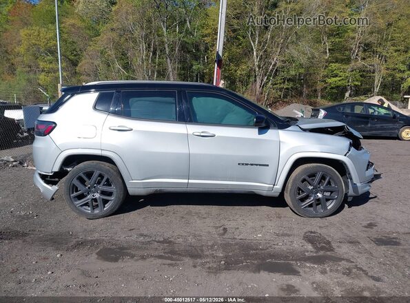 3C4NJDCN0ST535305 2025 JEEP COMPASS Silver უკანა სალონის ხედი