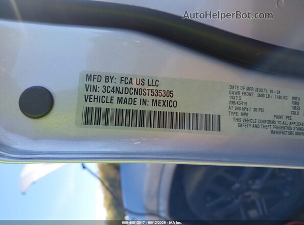 3C4NJDCN0ST535305 2025 JEEP COMPASS Silver ძრავის განყოფილების ხედი