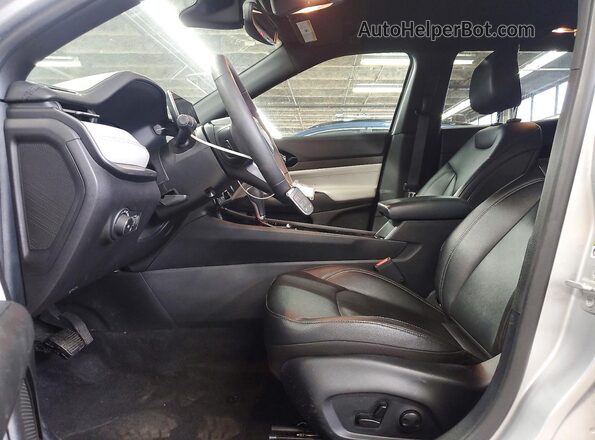 3C4NJDCN2ST510972 2025 JEEP COMPASS Silver Vista interior delantera