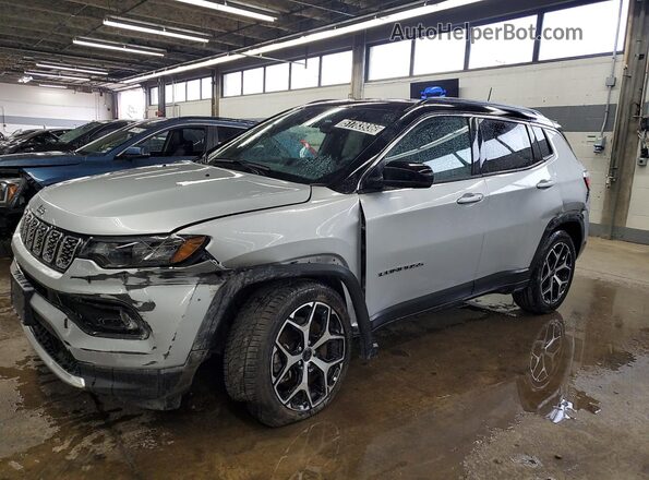 3C4NJDCN2ST510972 2025 JEEP COMPASS Silver Vista de la etiqueta del VIN