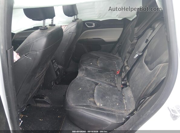 3C4NJDCN4PT540675 2023 JEEP COMPASS White VIN կոդի պիտակի տեսք