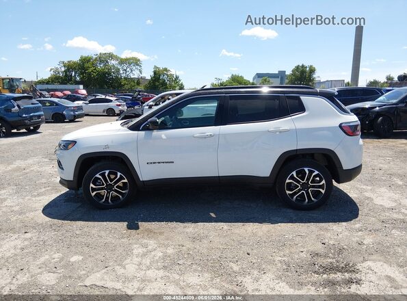 3C4NJDCN5RT592920 2024 JEEP COMPASS White Вид задньої частини салону