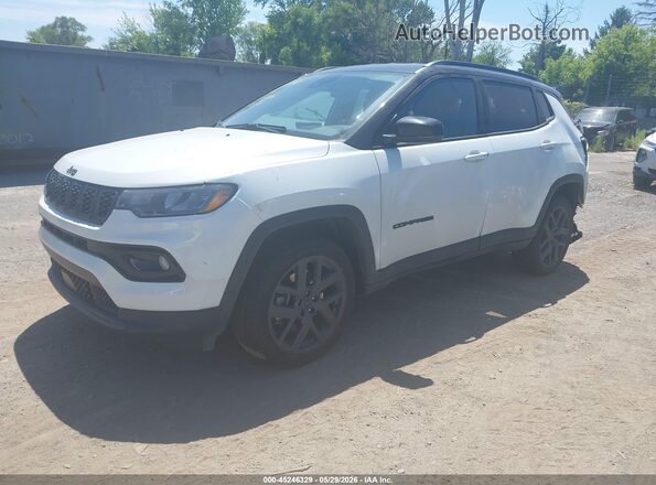 3C4NJDCN7TT167786 2026 JEEP COMPASS White წინა მარცხენა ხედი სამი მეოთხედიდან