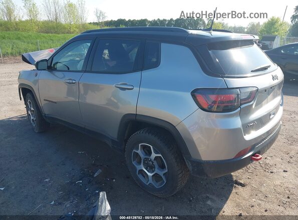3C4NJDDB0NT208895 2022 JEEP COMPASS Silver Trasero izquierdo