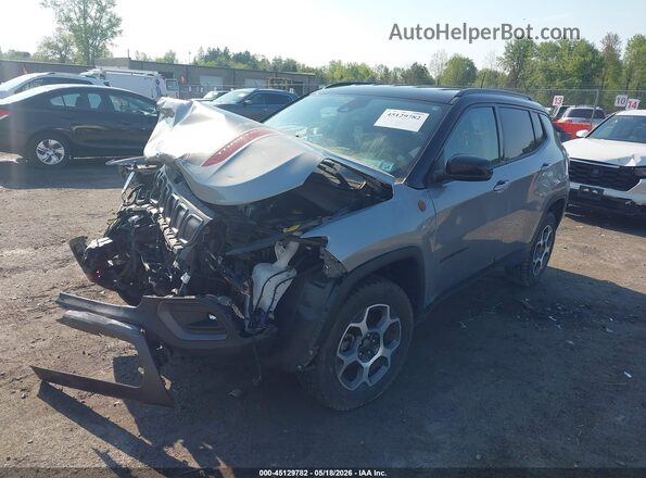 3C4NJDDB0NT208895 2022 JEEP COMPASS Silver Vista tres cuartos delantera izquierda
