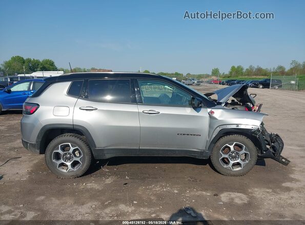 3C4NJDDB0NT208895 2022 JEEP COMPASS Silver Vista interior trasera