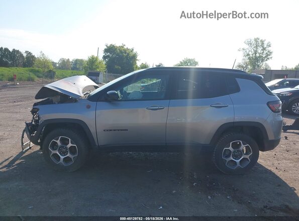 3C4NJDDB0NT208895 2022 JEEP COMPASS Silver Vista interior de 360 grados
