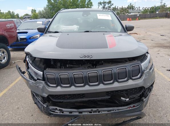 3C4NJDDB1NT101998 2022 JEEP COMPASS Silver ხელსაწყოთა პანელის ხედი