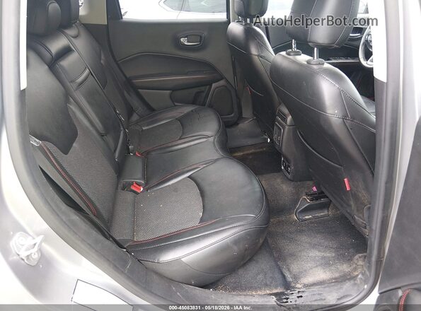 3C4NJDDB2KT668815 2019 JEEP COMPASS Gray Vista de la etiqueta del VIN