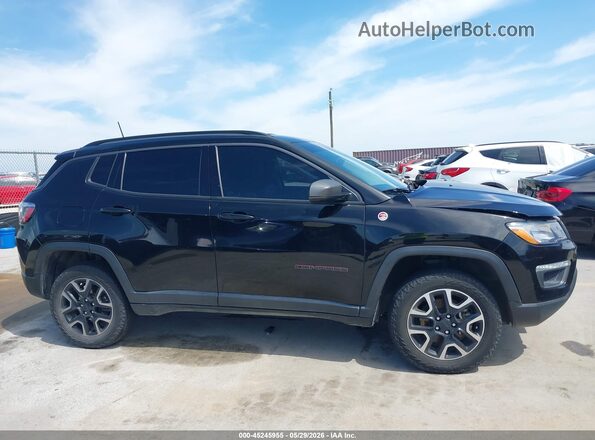 3C4NJDDB2KT748115 2019 JEEP COMPASS Black უკანა სალონის ხედი