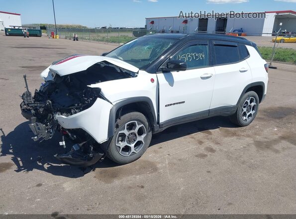 3C4NJDDB2NT193056 2022 JEEP COMPASS White Front left