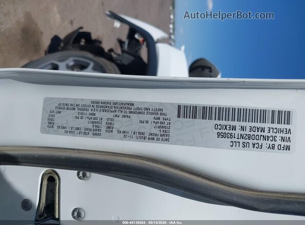 3C4NJDDB2NT193056 2022 JEEP COMPASS White Engine compartment view