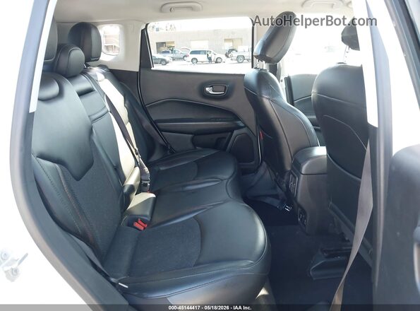 3C4NJDDB3KT709727 2019 JEEP COMPASS White VIN კოდის სტიკერის ხედი