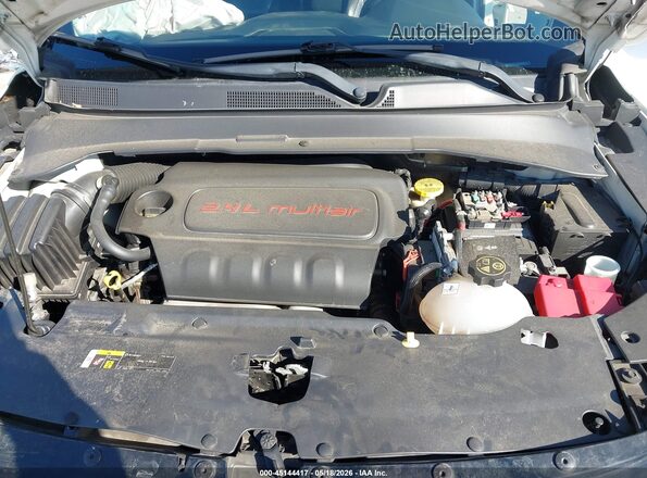 3C4NJDDB3KT709727 2019 JEEP COMPASS White უკანა ხედი