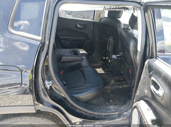 3C4NJDDB4HT689724 2017 JEEP NEW COMPASS Black VIN sticker view