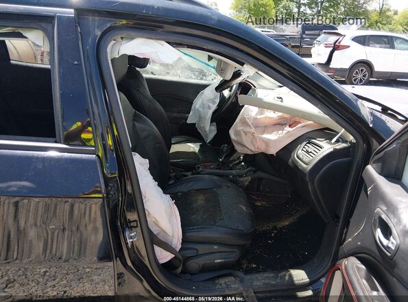3C4NJDDB4HT689724 2017 JEEP NEW COMPASS Black Front interior view