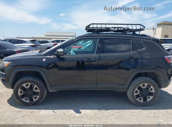 3C4NJDDB4JT324143 2018 JEEP COMPASS Black 360 interior view