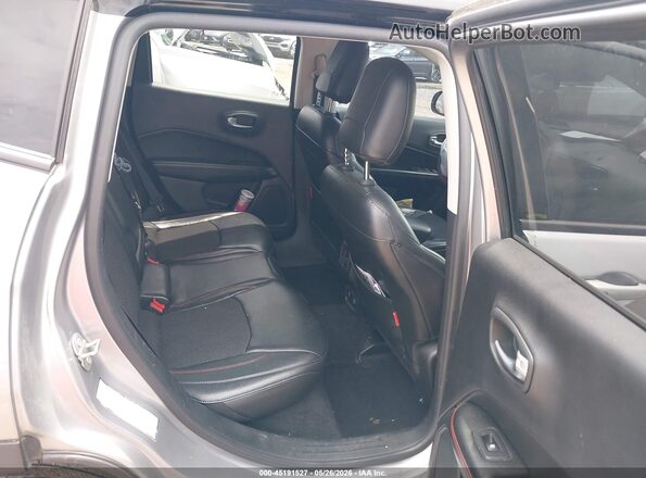 3C4NJDDB4JT465505 2018 JEEP COMPASS Silver VIN კოდის სტიკერის ხედი