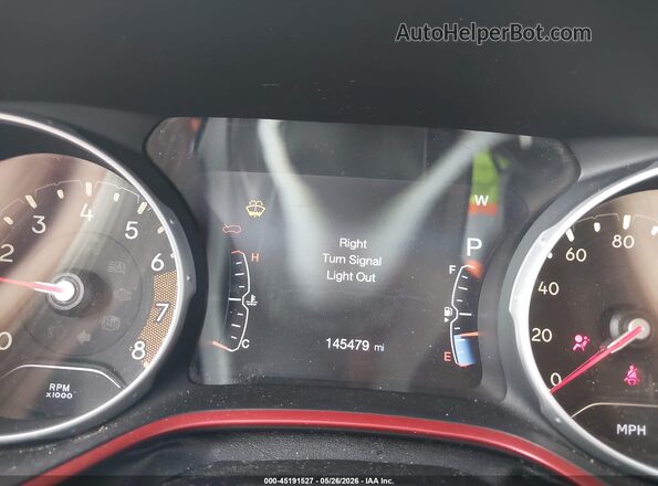 3C4NJDDB4JT465505 2018 JEEP COMPASS Silver 