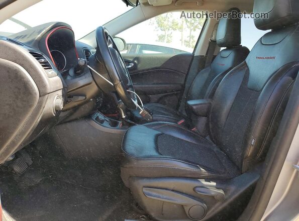 3C4NJDDB4KT748133 2019 JEEP COMPASS Silver Vista interior delantera