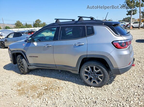 3C4NJDDB4KT748133 2019 JEEP COMPASS Silver Trasero izquierdo
