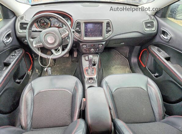 3C4NJDDB5HT667408 2017 JEEP COMPASS Серый Вид панели приборов