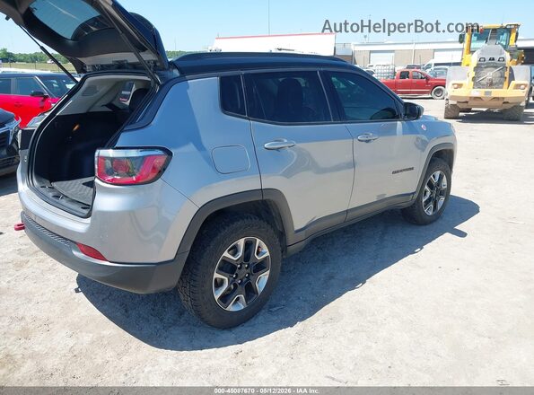 3C4NJDDB5JT348273 2018 JEEP COMPASS Silver Задня права чверть