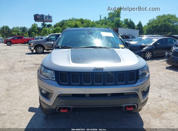 3C4NJDDB5JT348273 2018 JEEP COMPASS Silver Вид щитка приладів