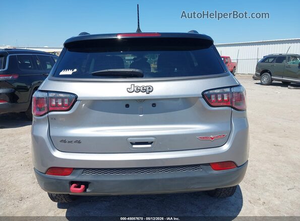 3C4NJDDB5JT348273 2018 JEEP COMPASS Silver 
