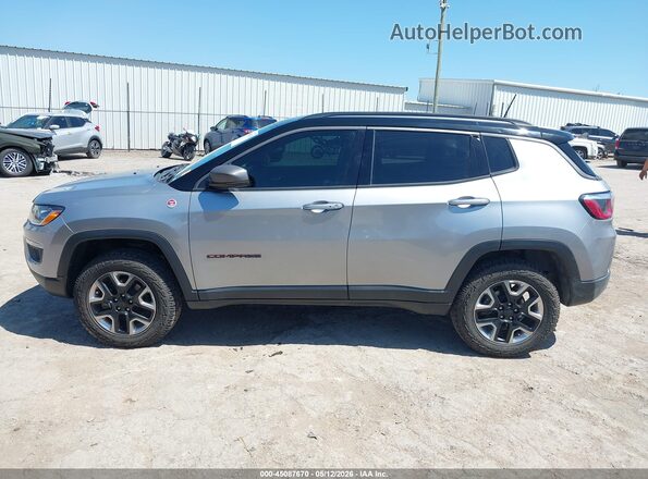 3C4NJDDB5JT348273 2018 JEEP COMPASS Silver Панорамний вид салону 360°