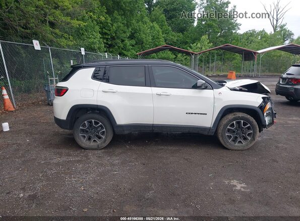 3C4NJDDB5KT721166 2019 JEEP COMPASS White უკანა სალონის ხედი