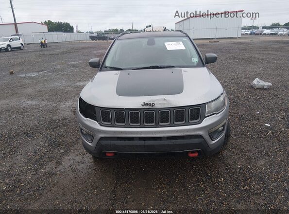 3C4NJDDB6KT739529 2019 JEEP COMPASS Gray Rear interior view