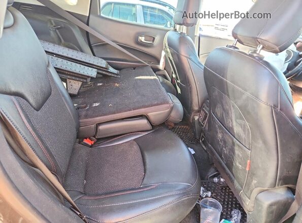3C4NJDDB6KT799813 2019 JEEP COMPASS Угольный 