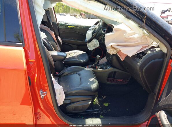 3C4NJDDB7HT657642 2017 JEEP NEW COMPASS Оранжевый Вид салона спереди